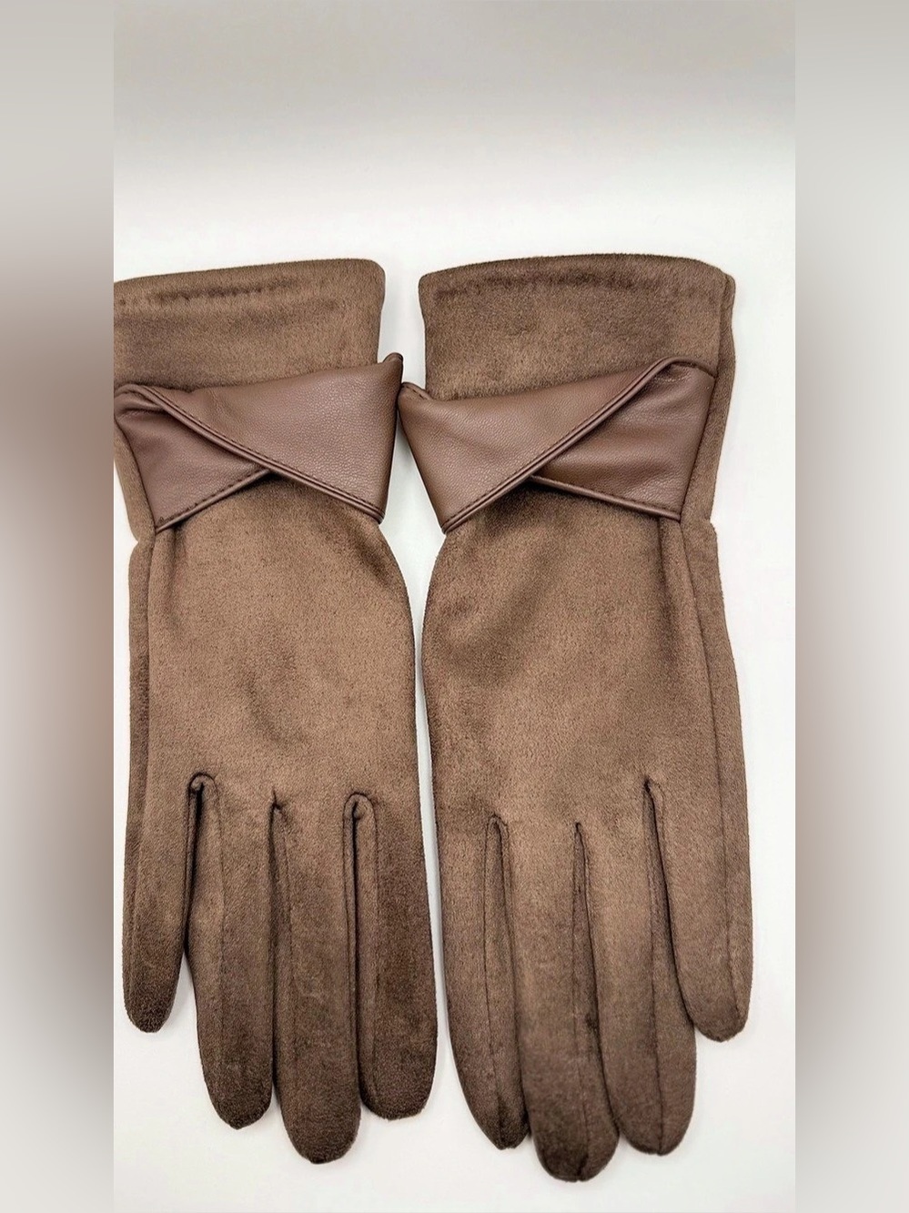 Brown Suede Look Touchscreen Gloves Faux Leather Bow Women’s Winter Gloves - Picture 2 of 8